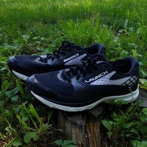 BROOKS LAUNCH 3 running shoes - LIKE NEW